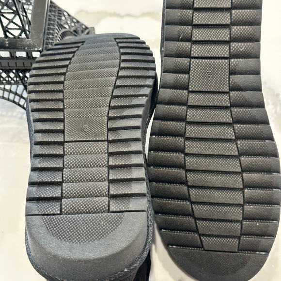 New Cushionaire Women's black genuine suede, ankle boots memory foam sz 9 - Picture 4 of 6